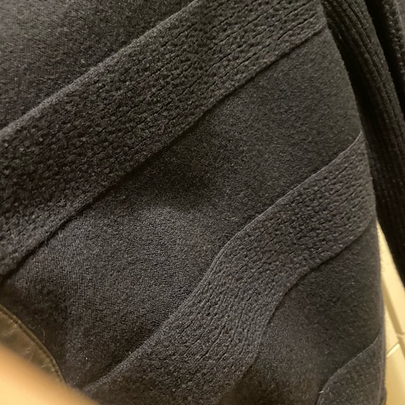 🌟Buy 1 Get 1 FREE 100% Wool Lambskin Cardigan Navy - Made in Italy - Picture 10 of 11